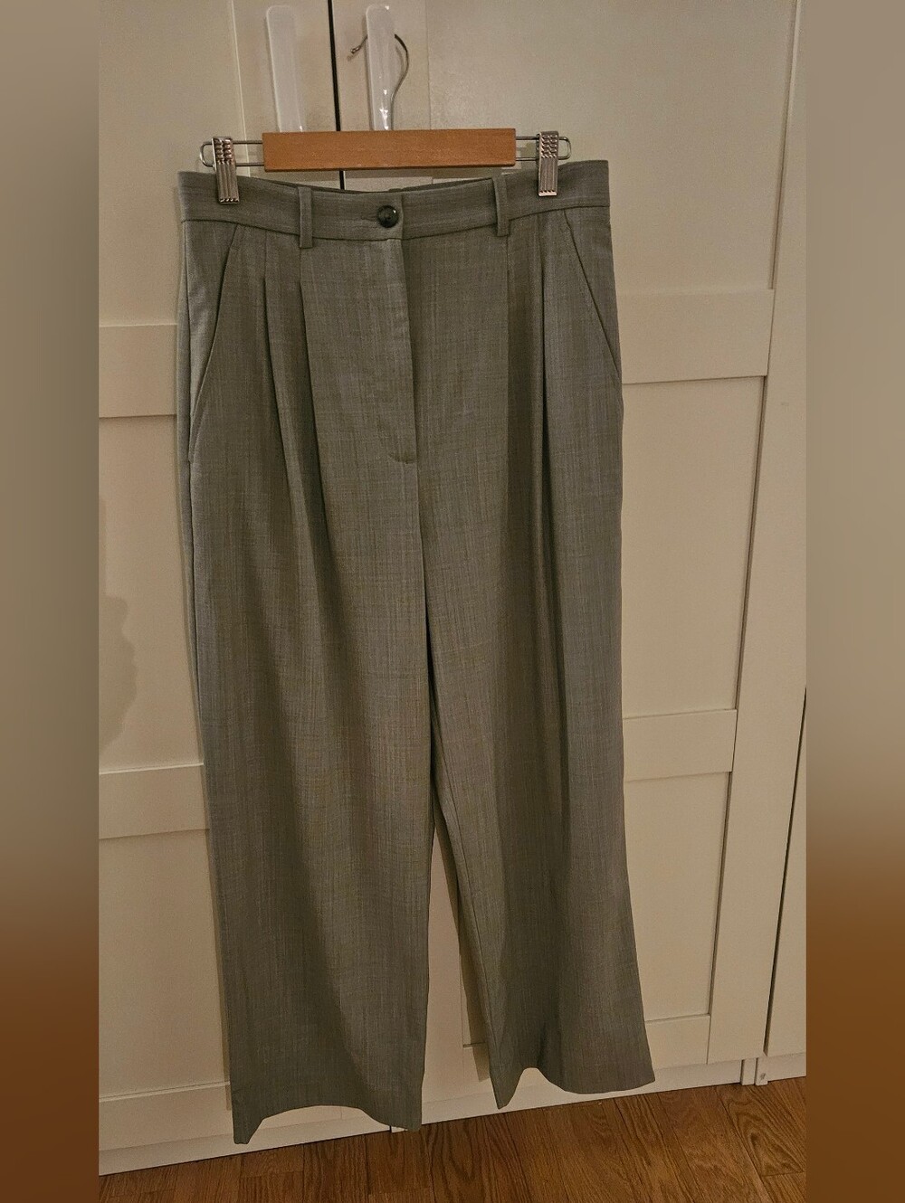 Banana Republic Wide-Leg Trousers in Light Gray